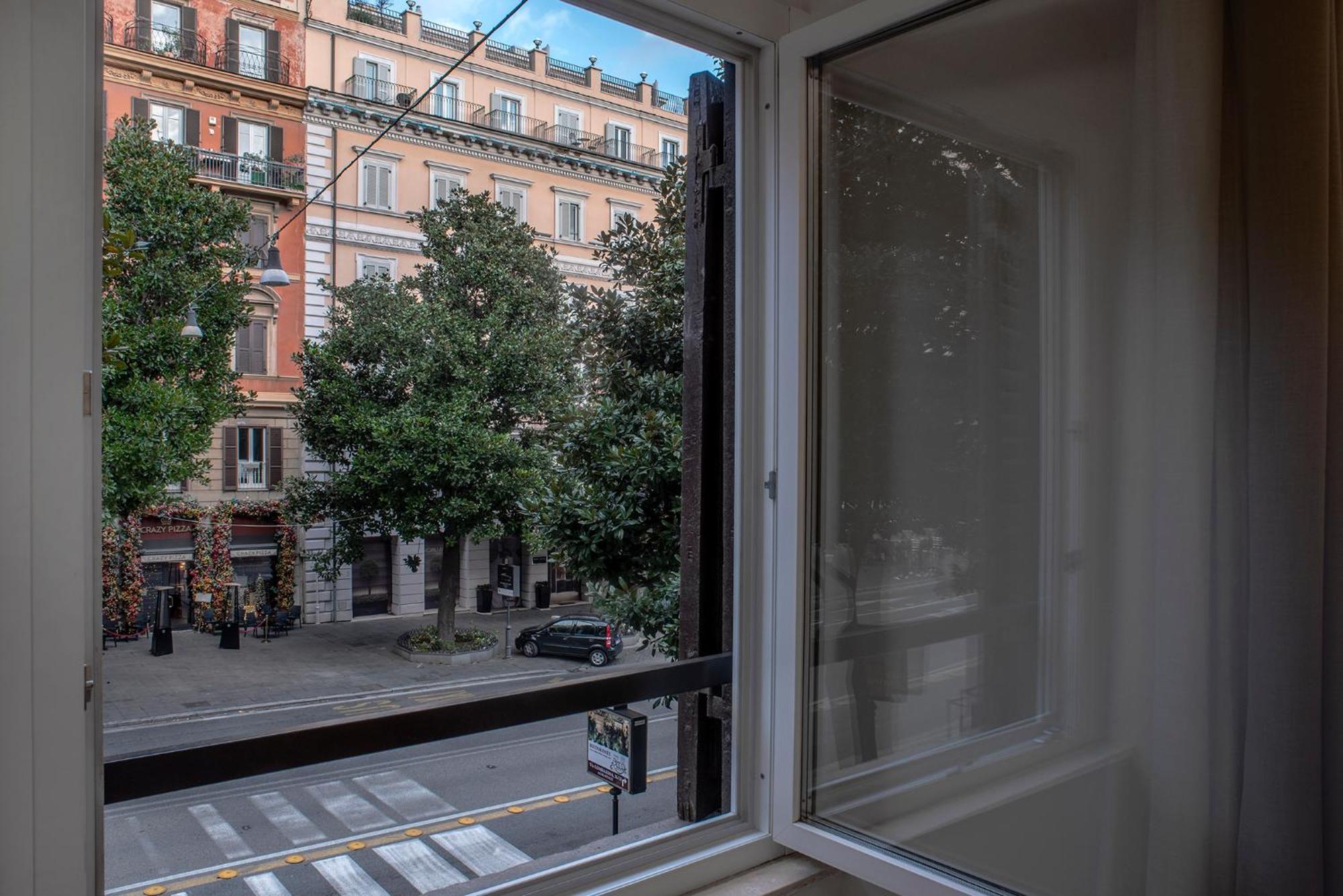 Via Veneto - L'essenza Di * Roma